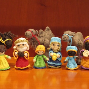 Schema all'uncinetto in PDF. Presepe InLoWe: I Re Magi