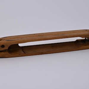 Vintage Wooden Loom Shuttle – Stick Shuttle, Metal Tipped - More shuttles added! 37-40 cm wo pirn ova
