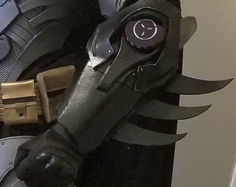 Vengeance Asylum Bat cosplay Gauntlet foam template