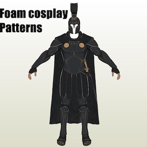 Pode incluir: Uma armadura completa preta com detalhes dourados, um capacete com crista e uma capa preta longa. O texto "Foam cosplay Patterns" é visível no canto superior esquerdo. A armadura inclui peitoral, braçadeiras e caneleiras com uma espada.