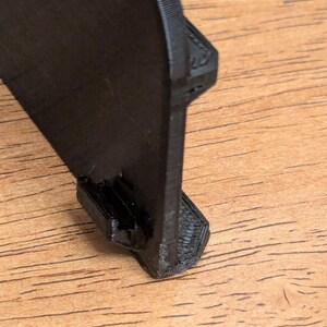 Lowrance HDS Carbon 9 fish finder sunshade - slide on, slide off, easy to secure bild 5