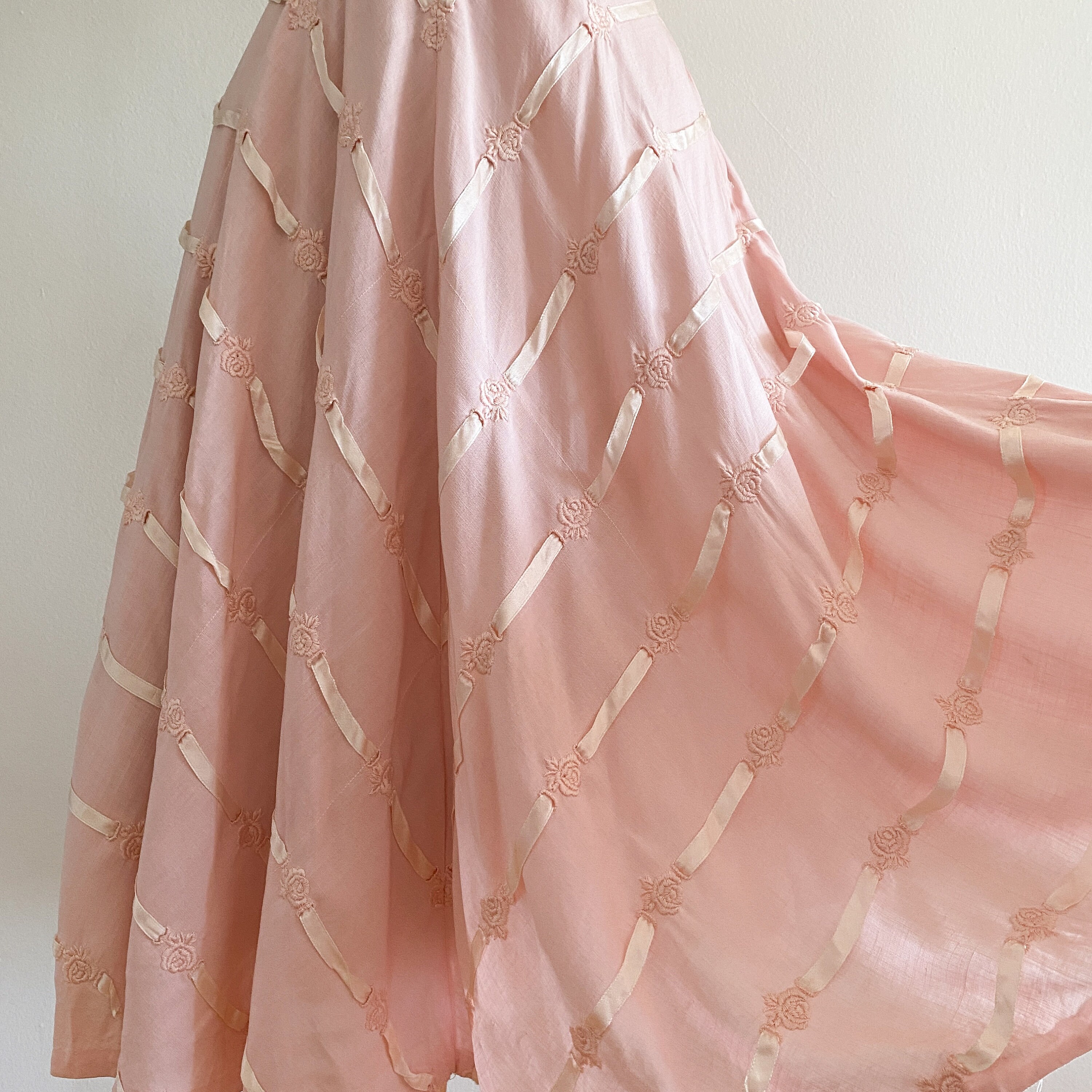 pink 50s swing dress Unique Vintage 1950s Pink & Red Floral Sleeveless Swing Dress