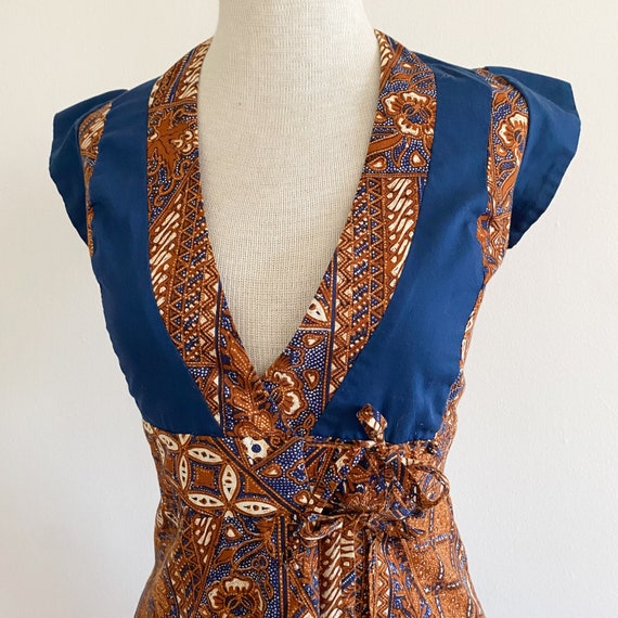 Vintage 1970s Batik Fit Flare V Neck Wrap Dress  - image 2