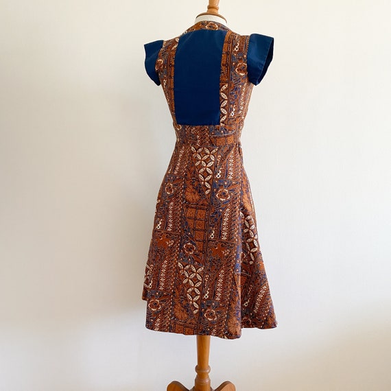 Vintage 1970s Batik Fit Flare V Neck Wrap Dress  - image 3