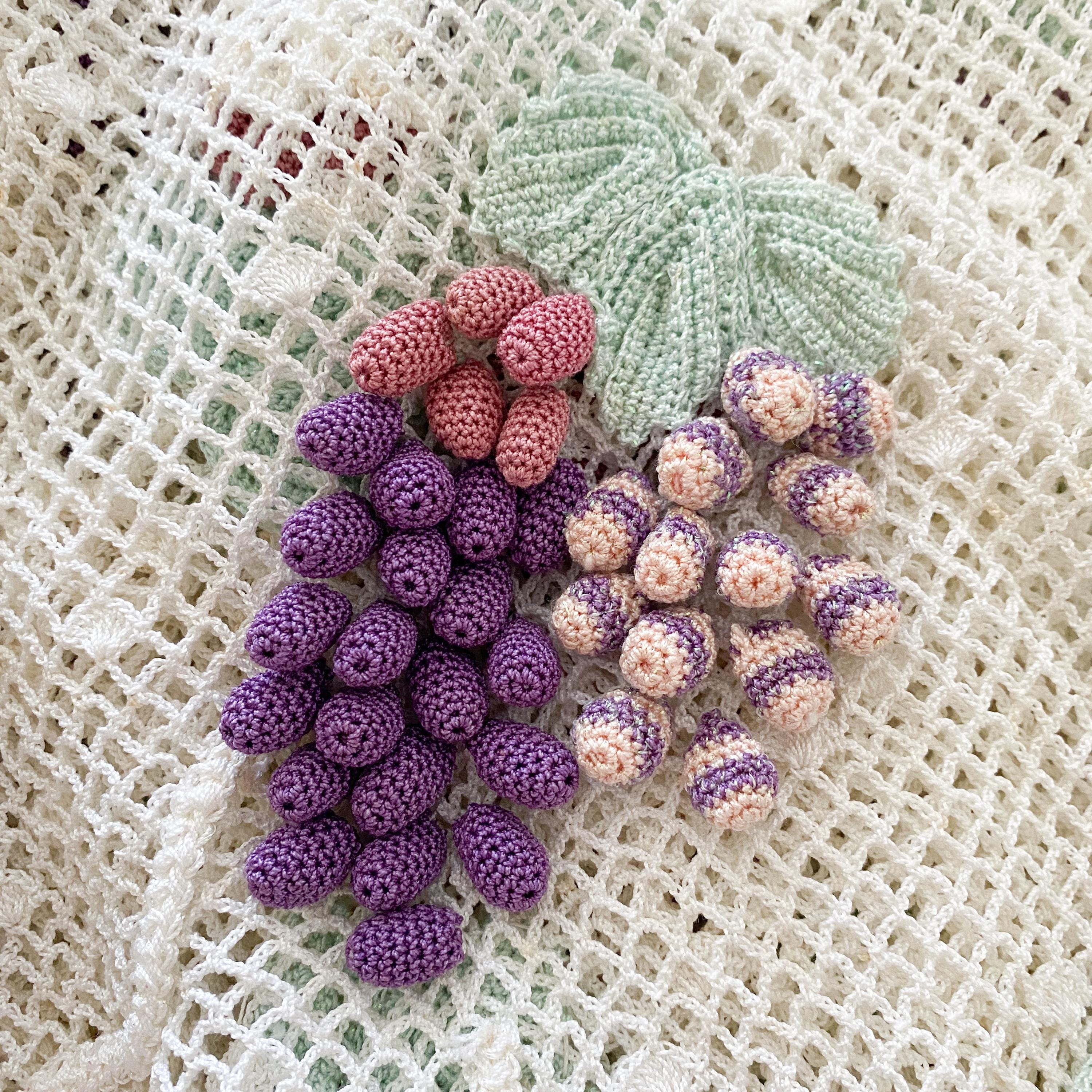 Vintage Hand Crocheted White Tablecloth 3D Grapes Lim's NOS NWOT