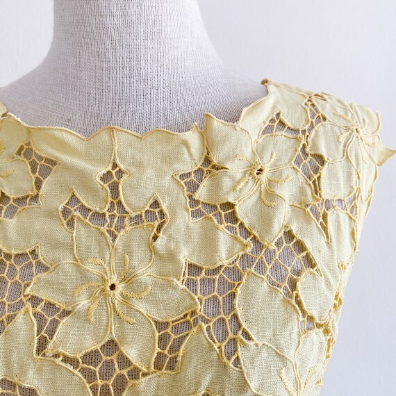 Vintage 1960s Yellow Irish Linen Cutwork Lace Emb… - image 4