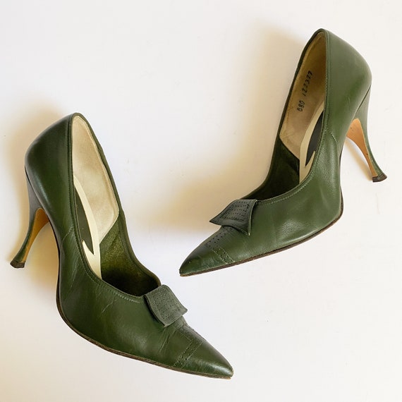 Vintage 1960s Bata Personality Green Leather Perf… - image 1