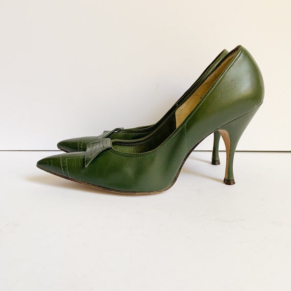 Vintage 1960s Bata Personality Green Leather Perf… - image 2