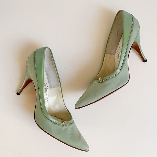 1950s 1960s Mint Green Bonmarche Couturiere Stiletto Heels Pumps