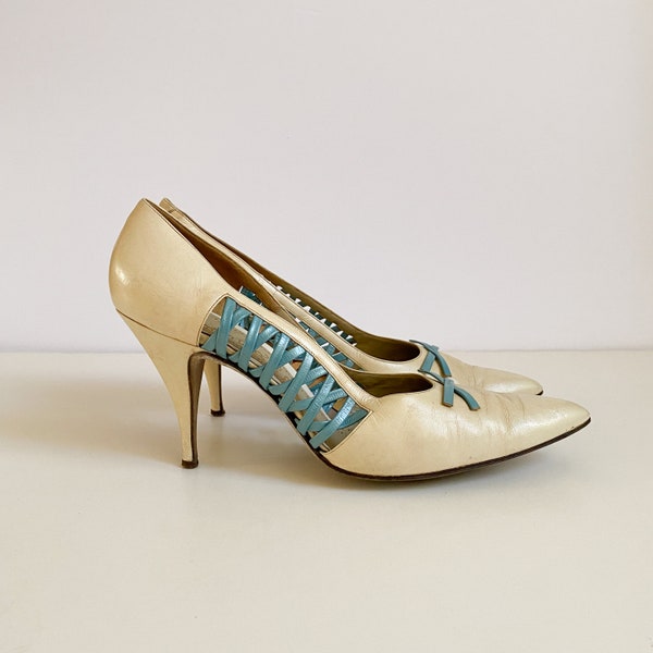 Vintage 1960s Maserati Bologna Italy Cream Blue Lattice Stiletto Heels Pumps