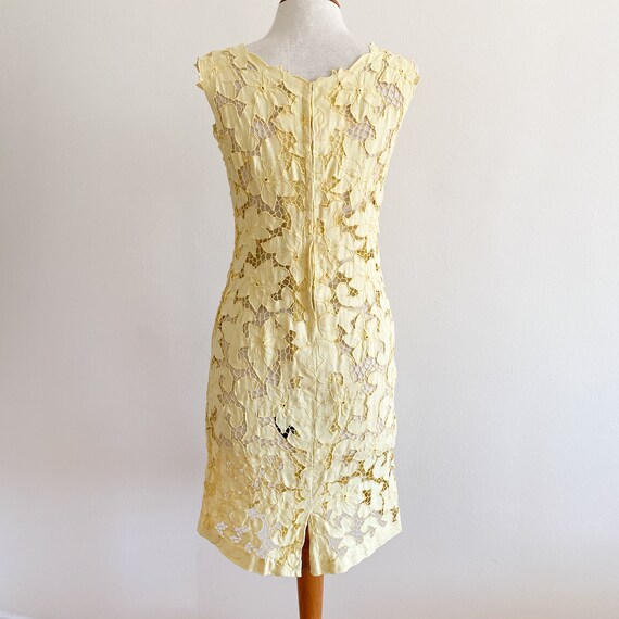 Vintage 1960s Yellow Irish Linen Cutwork Lace Emb… - image 7