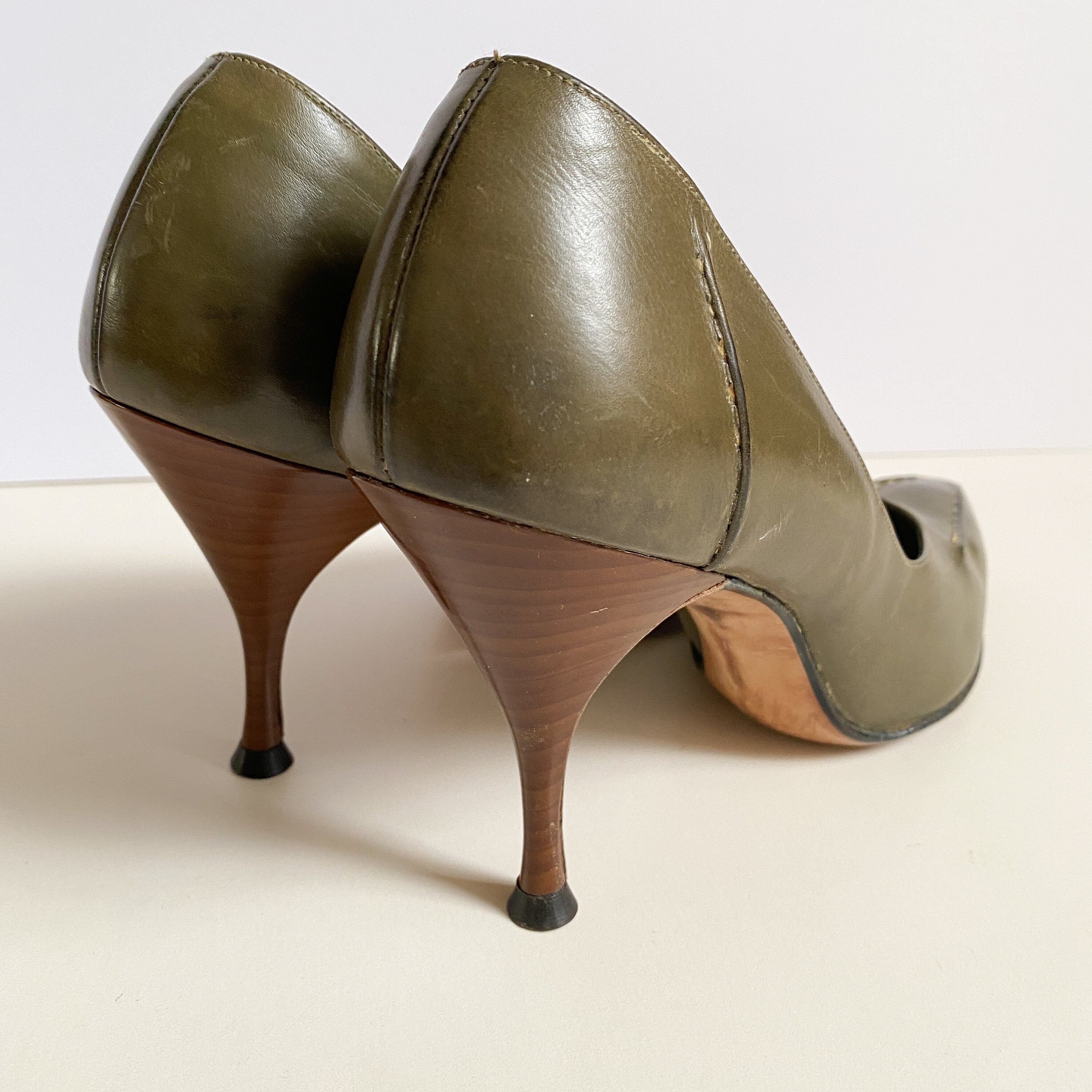Vintage 1960s Life Stride Olive Greeen Topstitched Stiletto