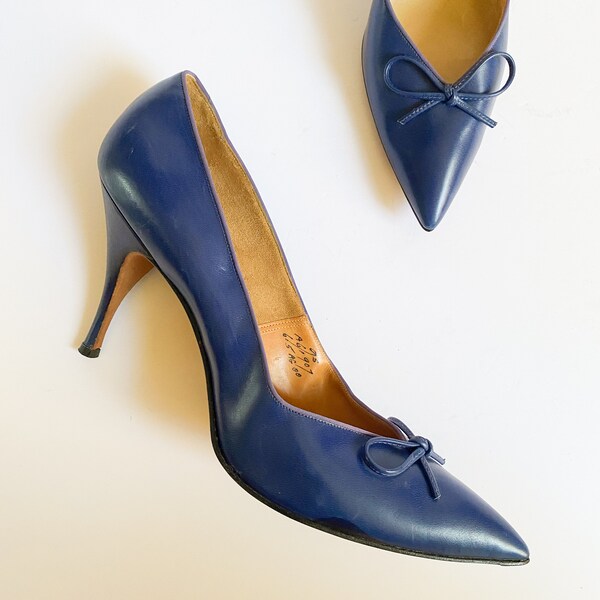 Vintage Andrew Geller Larose Cobalt Blue Leather Stiletto Bow Heels Pumps NOS