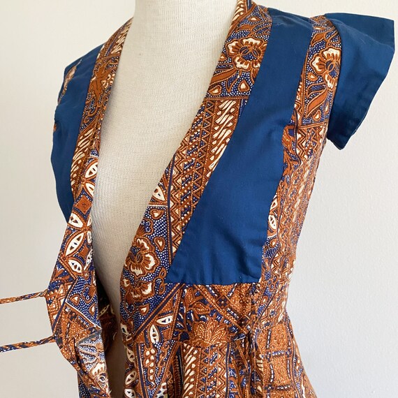 Vintage 1970s Batik Fit Flare V Neck Wrap Dress  - image 5