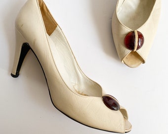 Vintage 1970s/1980s Christian Dior Souliers France Cream Peep Toe Heels Pumps