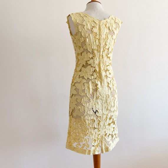 Vintage 1960s Yellow Irish Linen Cutwork Lace Emb… - image 5