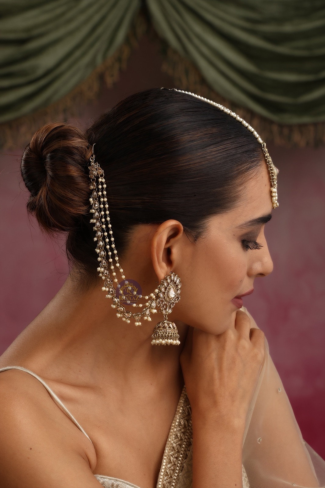 Pin by Aman Javed on Pakistani actress | Actress hairstyles, Pakistani  actress hairstyle, Long hair wedding styles