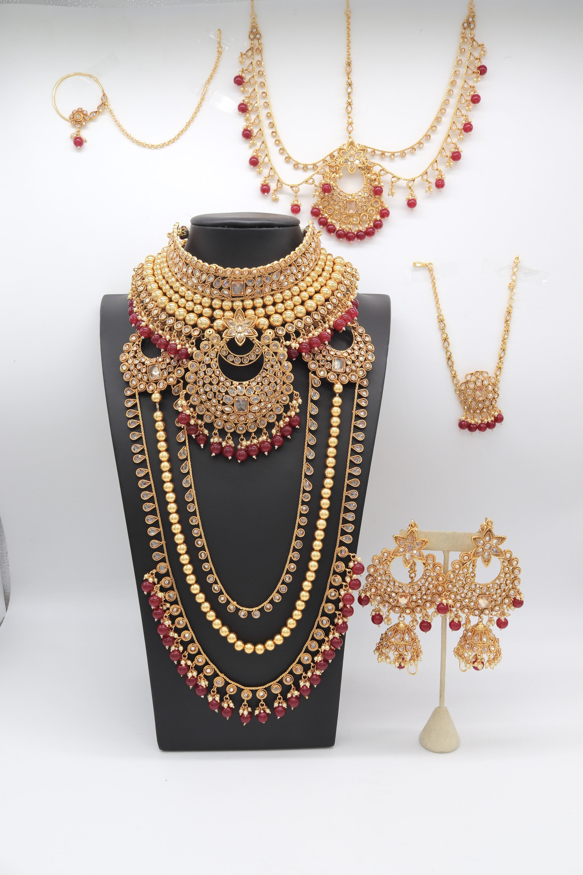 Bridal jewellery shop set 2018