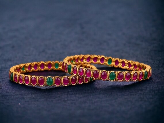 Gold bangle 2024 for one hand