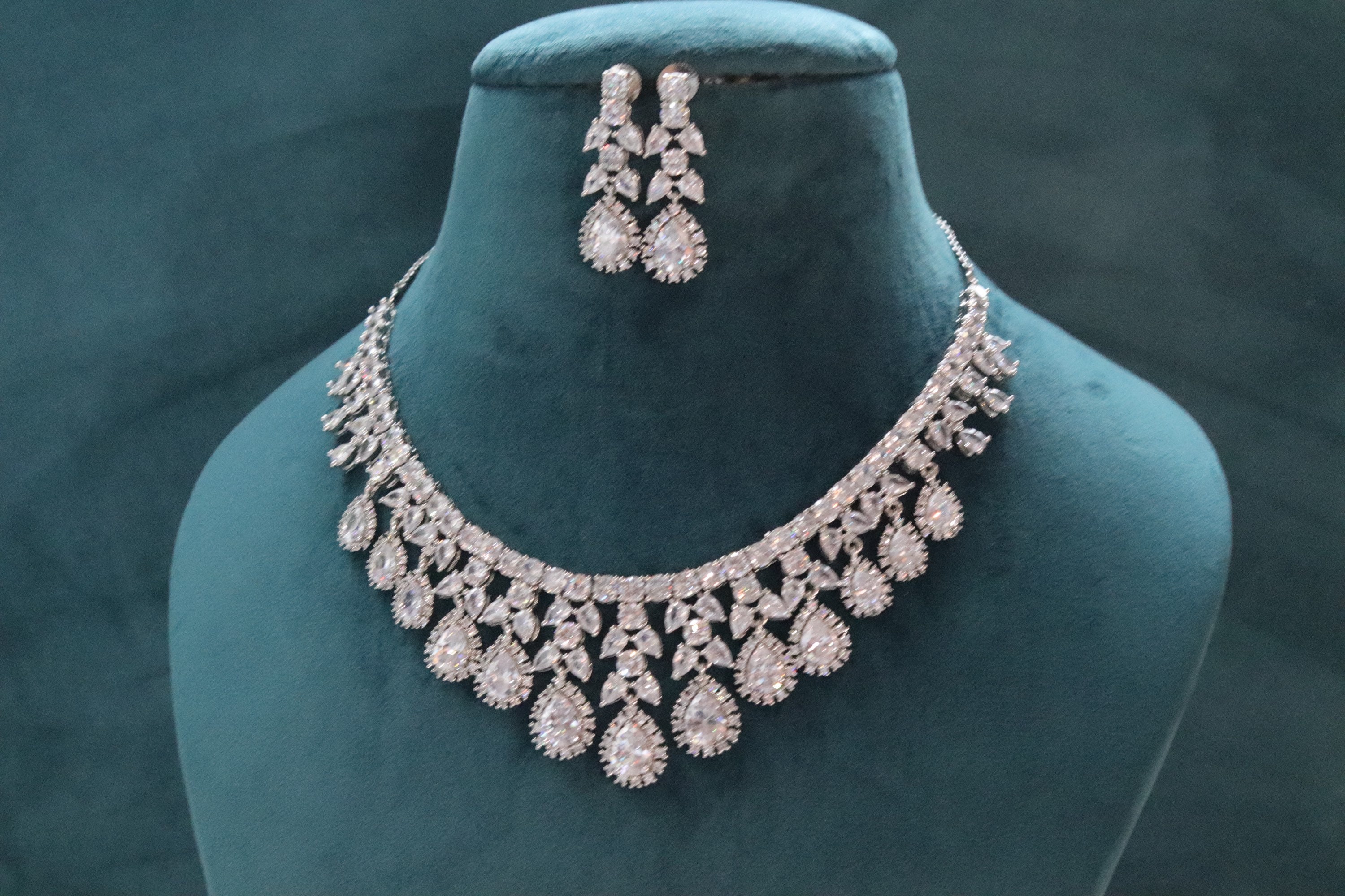 Diamond statement necklace deals