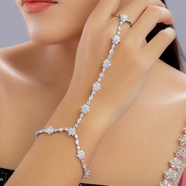 Diamond Hand Harness/ Indian Jewelry/ Hathpaan/ Hathphool/ Statement Jewelry/ Hand Jewelry/ Bracelet/ Hath panja