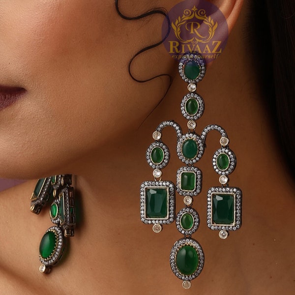 Sabyasachi Emerald Earrings/ Indian Earrings/ Indian Jewelry/Pakistani Jewelry/ Bollywood Jewelry/ Kundan earrings/ Sabhyasachi Jewelry