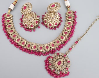 Simi Hot Pink Polki Halskette Kundan Rani Gold Halskette von Rivaaz Jewelry Kundan Halskette Set