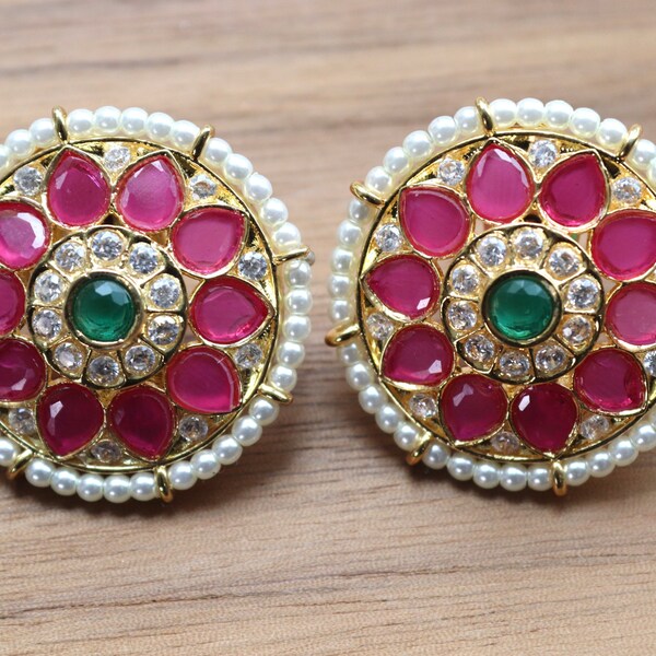 Fine Kundan Stud Earrings/ Ruby Green Kundan Studs/ Kundan Earrings/ Indian Jewelry/ Indian Earrings/ Bollywood/ Sabyasachi