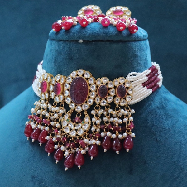 Carved Ruby Fine Kundan Choker with marching earrings/ Indian Jewelry/ Indian Necklace/ Indian Choker/ Pakistani Jewelry