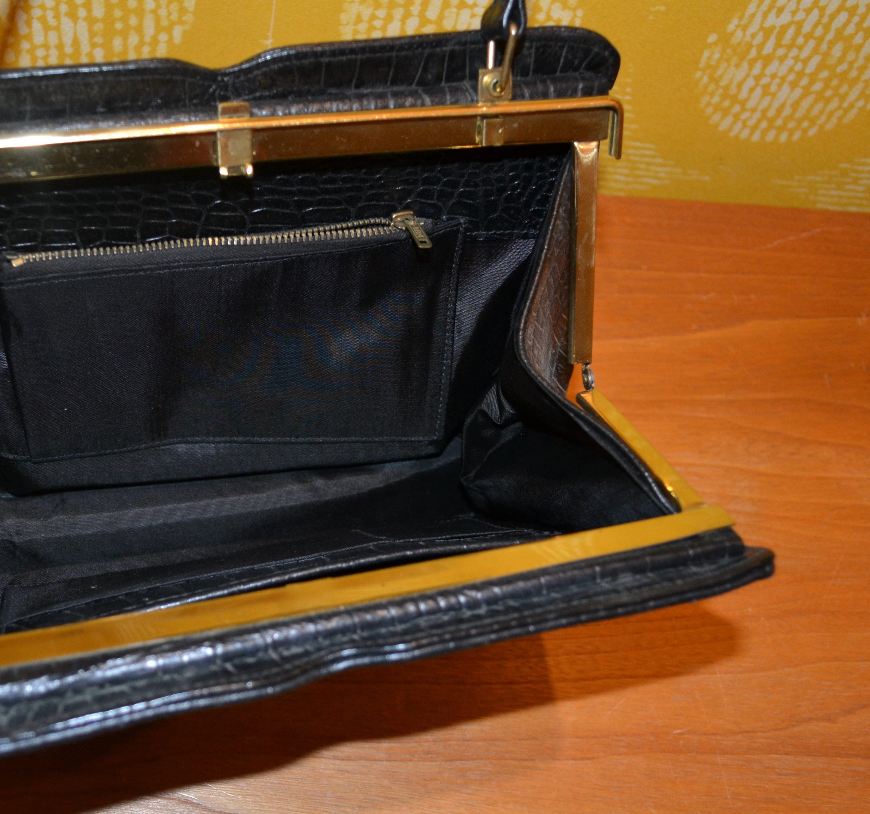 sac a main christian dior en cuir de crocodile