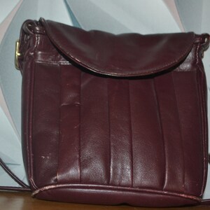 True Vintage Tasche Bordeaux 70er Jahre kleine Umhängetasched