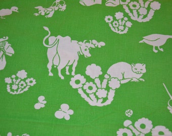 Beautiful vintage green/white cotton children's bedding, 70s style, retro, mid-century, shabby chic