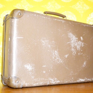 Vintage Suitcase Travel Case Brown 1920s Retro Mid Century Vintage Clothing Mid Century Second Hand Wear