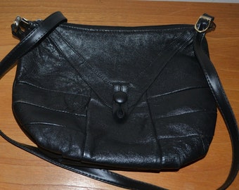 True Vintage Leather Handbag Black 80s Retro Mid Century Vintage Clothing