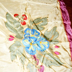 Vintage scarf 70s Vintage Clothing neckerchief Retro Scarf Foulard Second Hand Wear