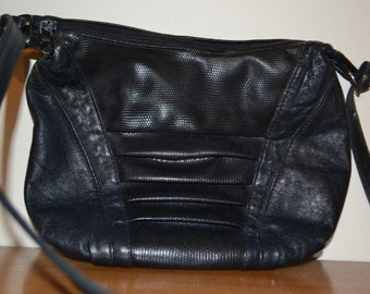 True vintage 70s handbag dark blue
