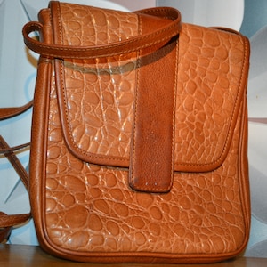 True Vintage Leather Handbag Light Brown Crocodile Look