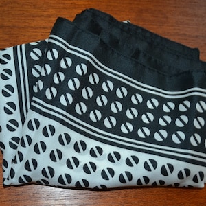 Vintage scarf 70s dots graphic black/white scarf
