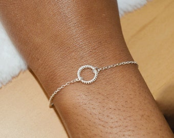 Bracelet femme chaîne très fine délicate anneau  en argent massif 925  bracelet minimaliste, idée cadeau fête des mères