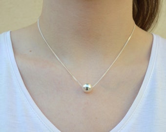 Minimalist necklace woman in solid silver 925, chain very fine delicate pendant pearl ball hammered, gift of woman