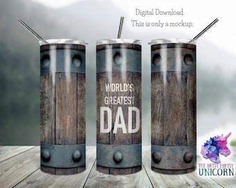Op de afbeelding: Een roestvrijstalen tumbler met een houtnerfdesign en de tekst "World's Greatest Dad". De tumbler heeft een zilveren metalen band met klinknagels rond het midden.