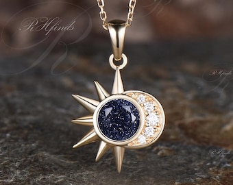 Collar de arenisca azul de corte redondo con forma de galaxia, joyería celestial única, collar de sol, colgante de luna, joyería curativa, collar de cielo estrellado de oro amarillo
