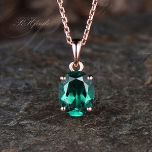 Minimalist Oval Cut Emerald Necklace Dainty May Birthstone Emerald Solitaire Pendant Delicate 14k Rose Gold Bridal Birthday Jewelry Gift