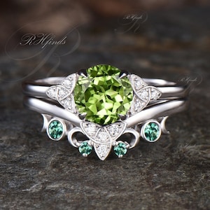 Unique Round Cut Natural Peridot Engagement Ring Set Vintage August Birthstone Green Gemstone Wedding Ring Emerald Moon 2pcs Bridal Ring Set