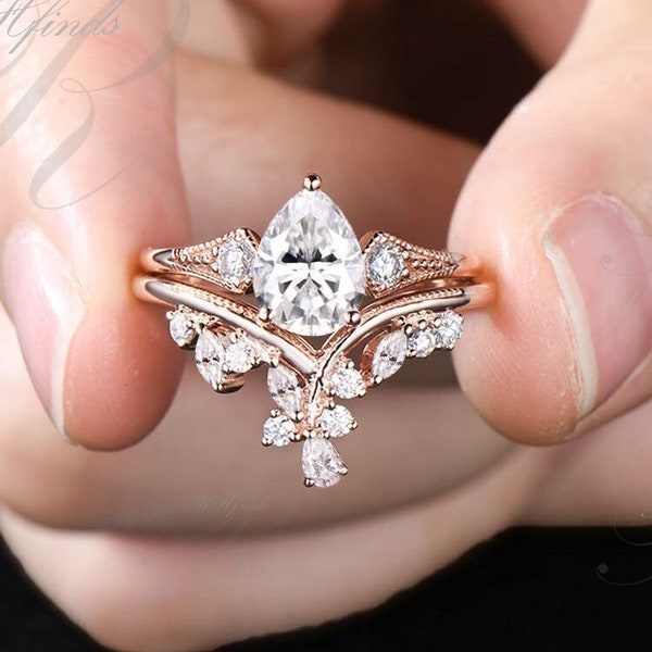 Art Deco Teardrop Moissanite Engagement Ring Set Vintage 14k Rose Gold White Gemstone Cluster Ring Milgrain Moissanite 2pcs Bridal Ring Set
