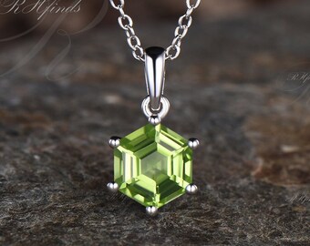 Unique 7x7mm Hexagon Cut Natural Peridot Necklace Dainty August Birthstone Peridot Pendant Minimalist 925 Sterling Silver Birthday Gift