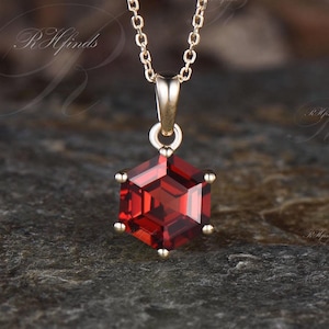 Vintage January Birthstone Hexagon Cut Natural Garnet Necklace Delicate Red Gemstone Garnet Solitaire Pendant Art Deco Custom Necklace Women