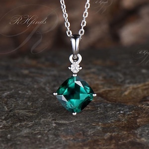 Minimalist Cushion Cut Emerald Anniversary Necklace Unique Moissanite Two Stone Pendant Dainty 925 Sterling Silver May Birthstone Necklace