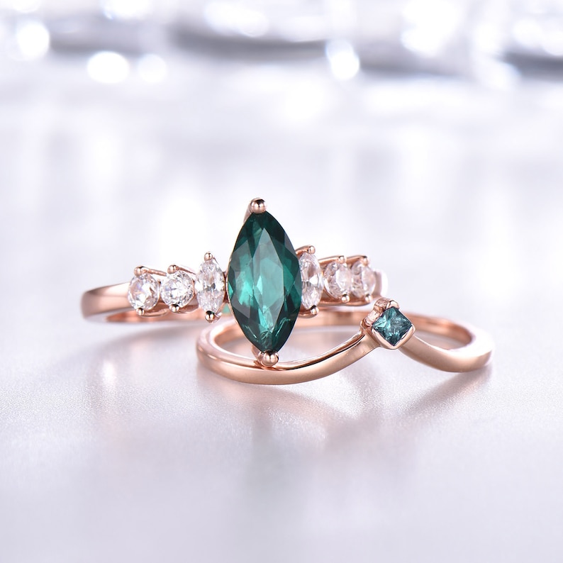 Marquise Emerald Engagement Ring Vintage Bridal Wedding Ring Art Deco Curved Band Birthstone Ring 14K Rose Gold Anniversary Ring Prong Set