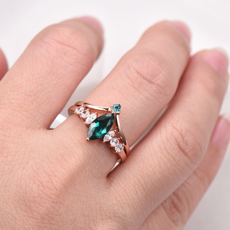 Marquise Emerald Engagement Ring Vintage Bridal Wedding Ring Art Deco Curved Band Birthstone Ring 14K Rose Gold Anniversary Ring Prong Set